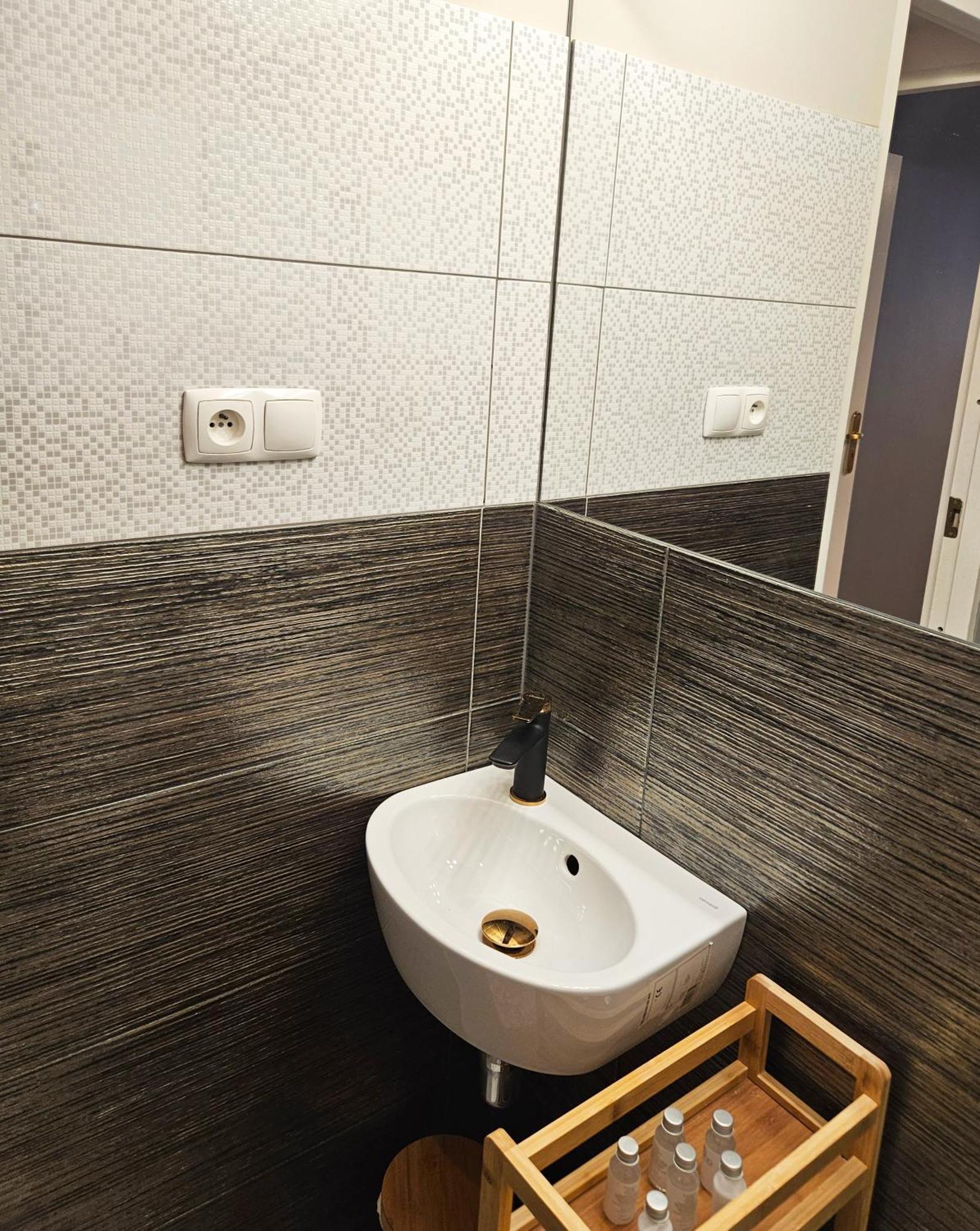 Appartamento Sara -Mikolajska - Rynek - Netflix Hydromassage Cracovia Esterno foto